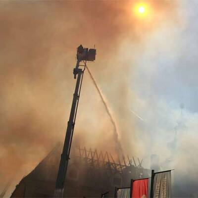 Linzer Ursulinenhof steht in Flammen