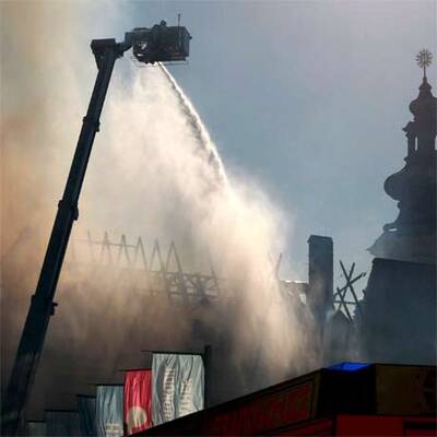 Linzer Ursulinenhof steht in Flammen