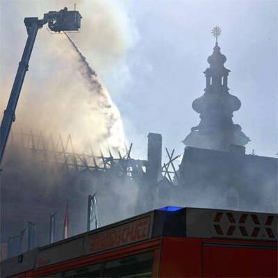 Linzer Ursulinenhof steht in Flammen