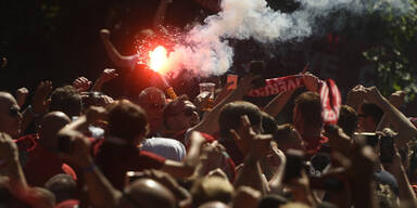 Mega-Ansturm von Liverpool- Fans