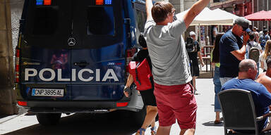 Briten-Hooligans attackierten Polizisten