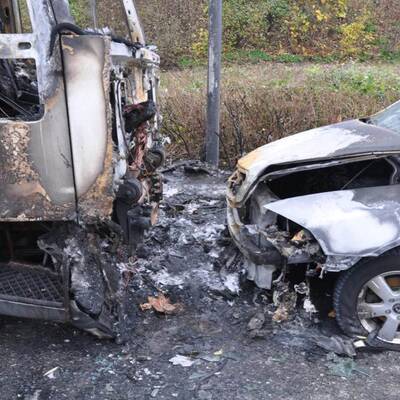 Parkplatzfrust: LKWs angezündet