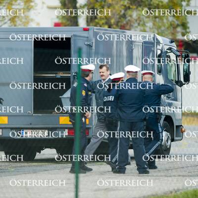 LKW-Fahrer überfährt Arbeiter