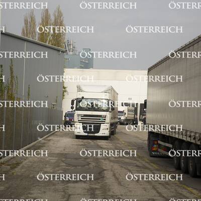 LKW-Fahrer überfährt Arbeiter
