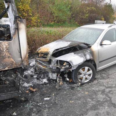 Parkplatzfrust: LKWs angezündet