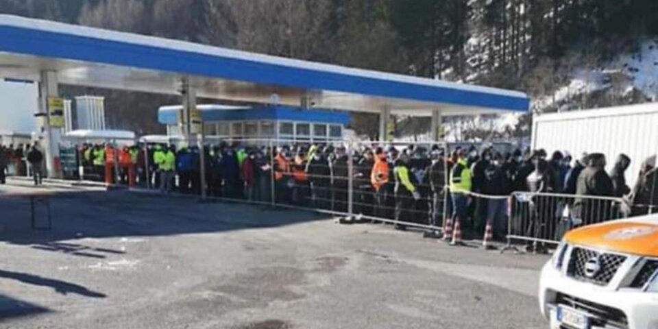 Dutzende Lkw-Fahrer an Tiroler Grenze gestrandet
