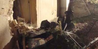 Lkw kracht in Hauswand