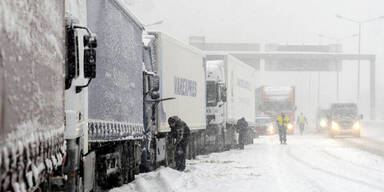 Schnee-Chaos rund um Wien