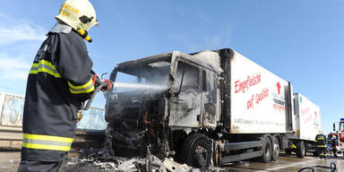 A1 nach LKW-Brand gesperrt