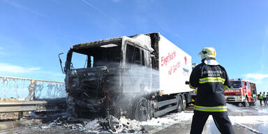 A1 nach LKW-Brand gesperrt