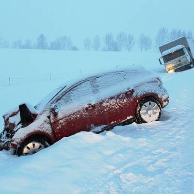 Lkw krachte mit Pkw zusammen