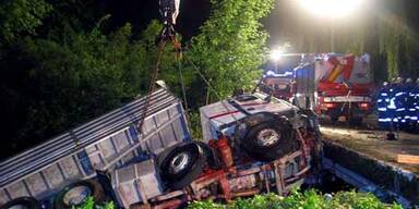 17-Jähriger mit gestohlenem Lkw gecrasht