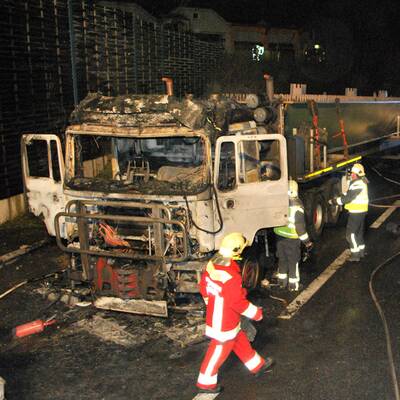 Tank von Lkw explodiert