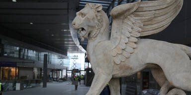 Markus-Löwe ziert Wiens Bahnhof