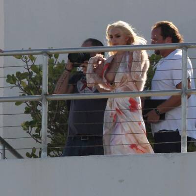 Lindsay Lohan in Miami: Busenblitzer bei Kampagnen-Shoot