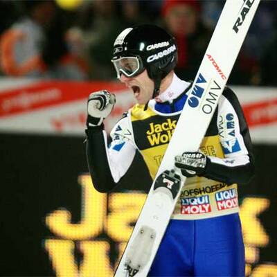 Wolfgang Loitzl triumphiert bei der Vierschanzen-Tournee