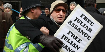 Milliardärin kauft Julian Assange frei