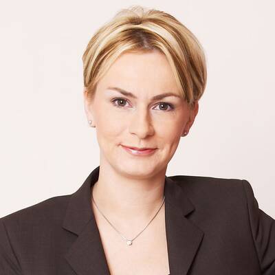 Damen: Wählen Sie Österreichs unbeliebteste TV-Stars