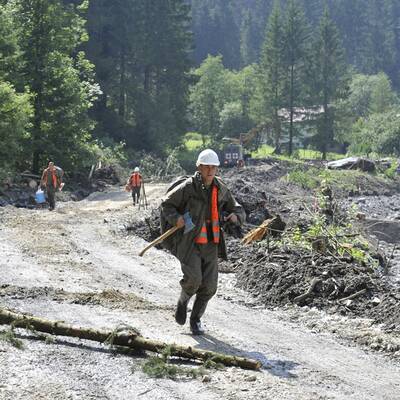 Aufräumarbeiten in St. Lorenzen