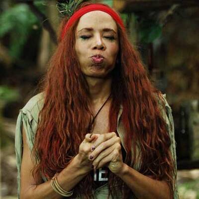 Nackt-Alarm im Urwald