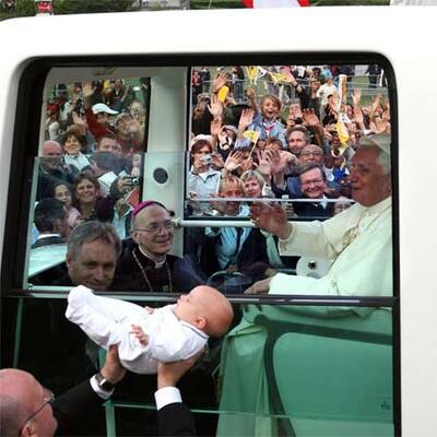 Sonntagsmesse in Lourdes mit dem Papst