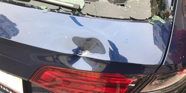 20-Jähriger schlug mit Eisenstange auf Auto ein