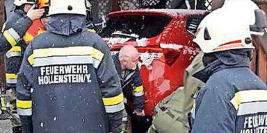 Frau 300 Meter unter Auto mitgeschleift