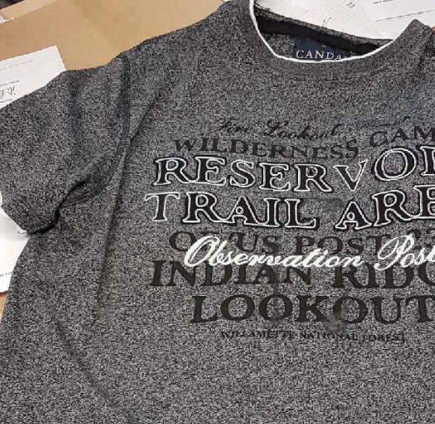 Aufgeflogen: Mini-Kamera bei Führerschein-Prüfung im T-Shirt