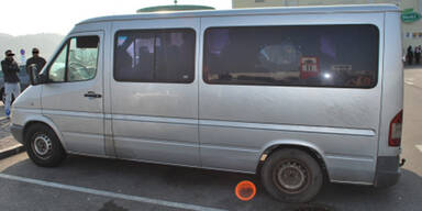 42 Personen in Kleinbus unterwegs 