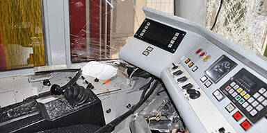 Straßenbahn-Crash löste Verkehrs-Chaos aus