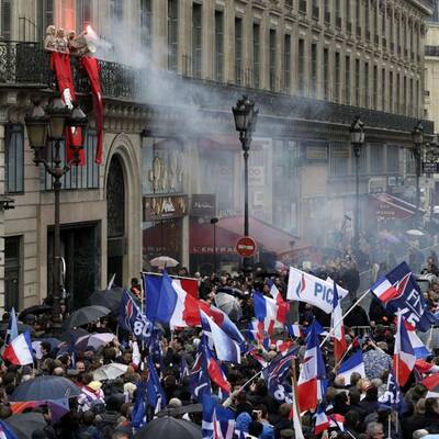 Hitlergrüße gegen die Front National 