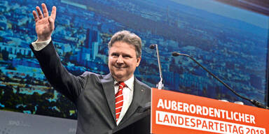 Sesselrücken: Wer im Rathaus gehen muss
