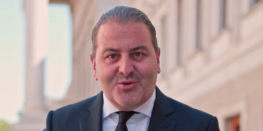 Lugner will  9.000 €-Sozialhilfe-Familie abschieben