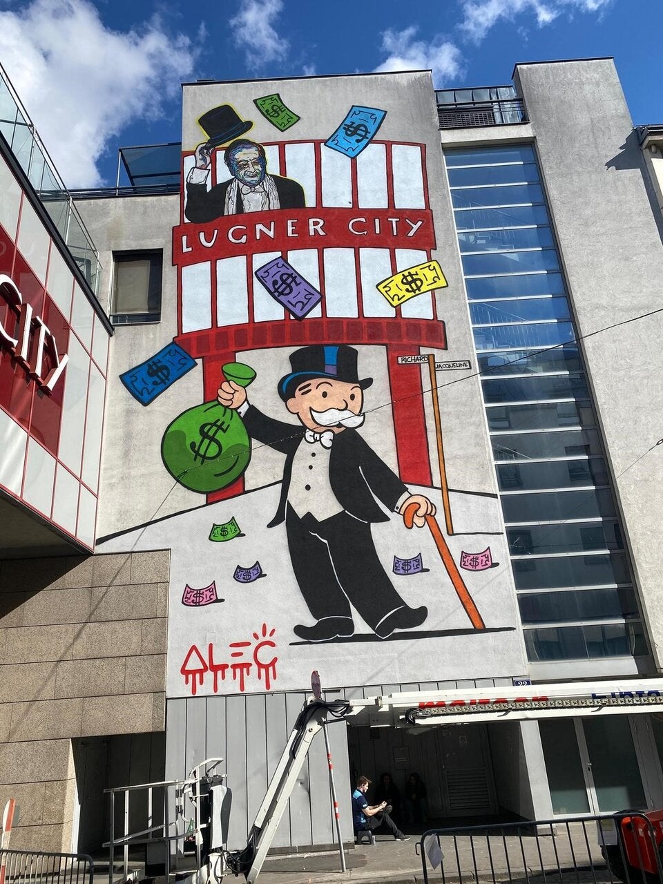 Alec Monopoly verziert Lugner City