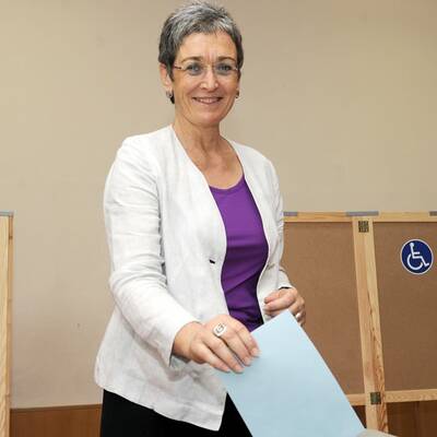 Lunacek bei der Stimmabgabe in Wien