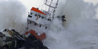 Spanisches Frachtschiff zerbrochen