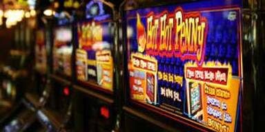 Schwer Bewaffnete rauben Casino aus