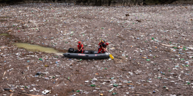 Mega-M&uuml;llteppich treibt jetzt mitten auf die Adria zu