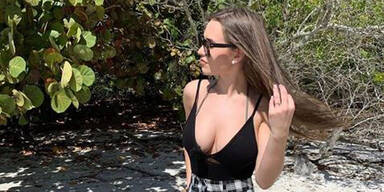 Laura M&uuml;ller: Mit dieser &Uuml;bung h&auml;lt sie sich fit