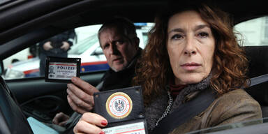 Tatort Zwischen den Fronten  Das Ermittlerduo Moritz Eisner (Harald Krassnitzer) und Bibi Fellner (Adele Neuhauser).