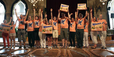 Rekord: 8.500 rosa Schnitten im Rathaus