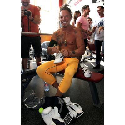 Schauspieler Mickey Rourke beim Boxein in Moskau