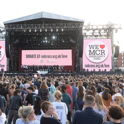 Benefizkonzert in Manchester 