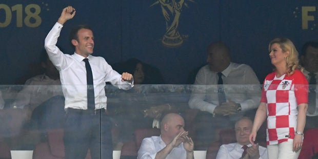 So ausgelassen jubelte Macron auf VIP-Tribüne