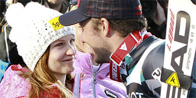 Sexy Julia macht Aksel schnell