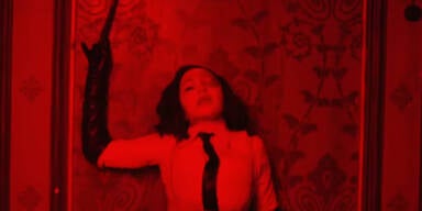 Neues Madonna-Video: Zehenlecken & Domina-Sex