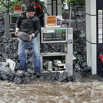 Unwetter zerstört Trauminsel