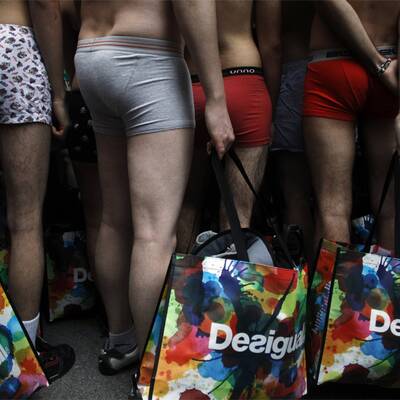 Sexy Nacktshoppen in Madrid