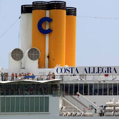 Costa Allegra legt im Hafen von Mahe (Seychellen) an