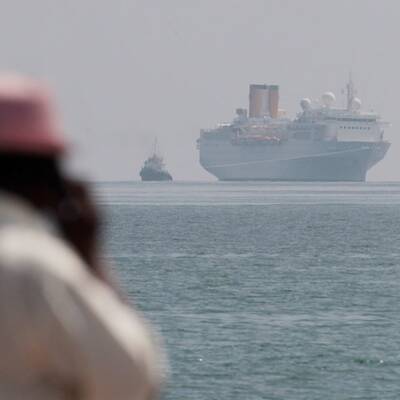 Costa Allegra legt im Hafen von Mahe (Seychellen) an